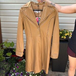 VINTAGE WOMENS LEATHER JACKET/COAT